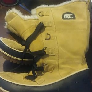 Sorel tan suede boots